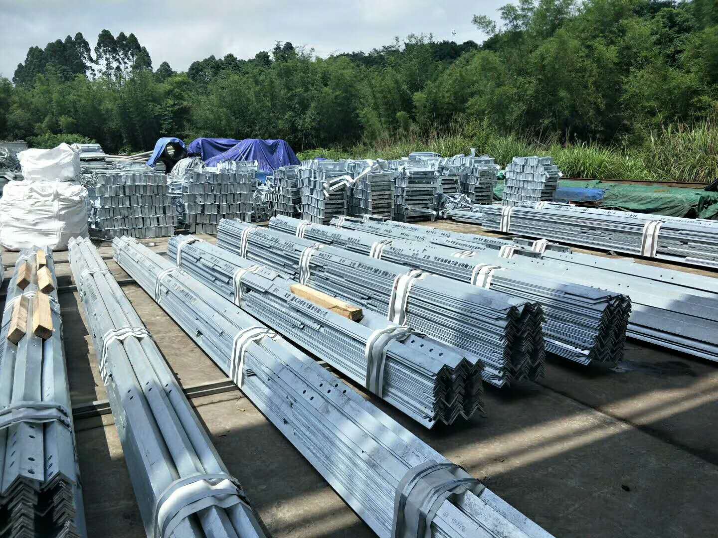 熱浸鍍鋅電力鐵塔