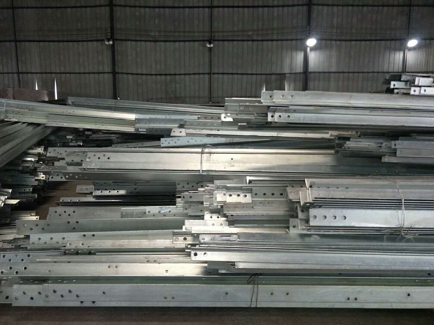 熱浸鍍鋅電力鐵塔